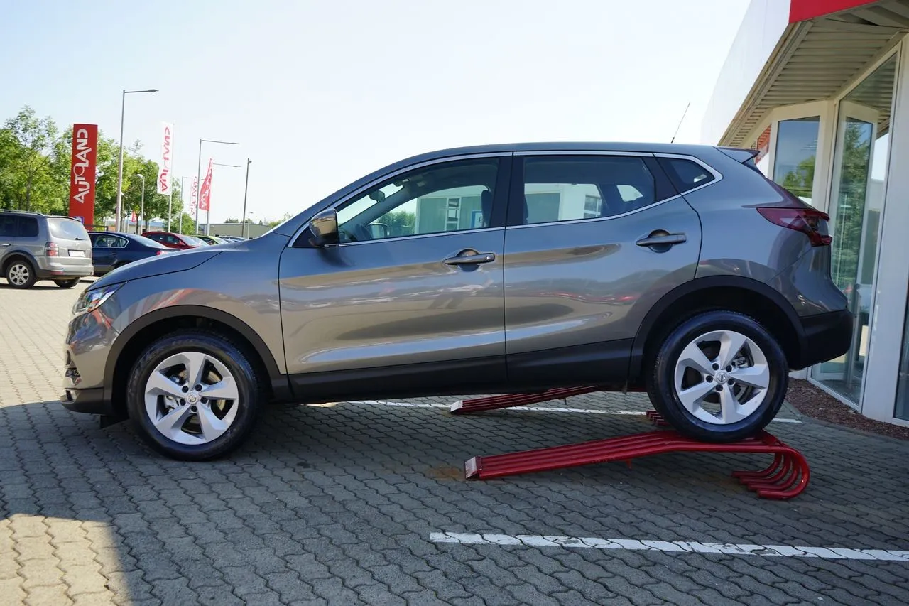 Nissan Qashqai 1.3 DIG-T...  Image 3