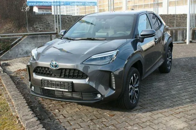 TOYOTA Yaris Cross 1.5 Hybrid 5p. E-CVT Lounge Image 3